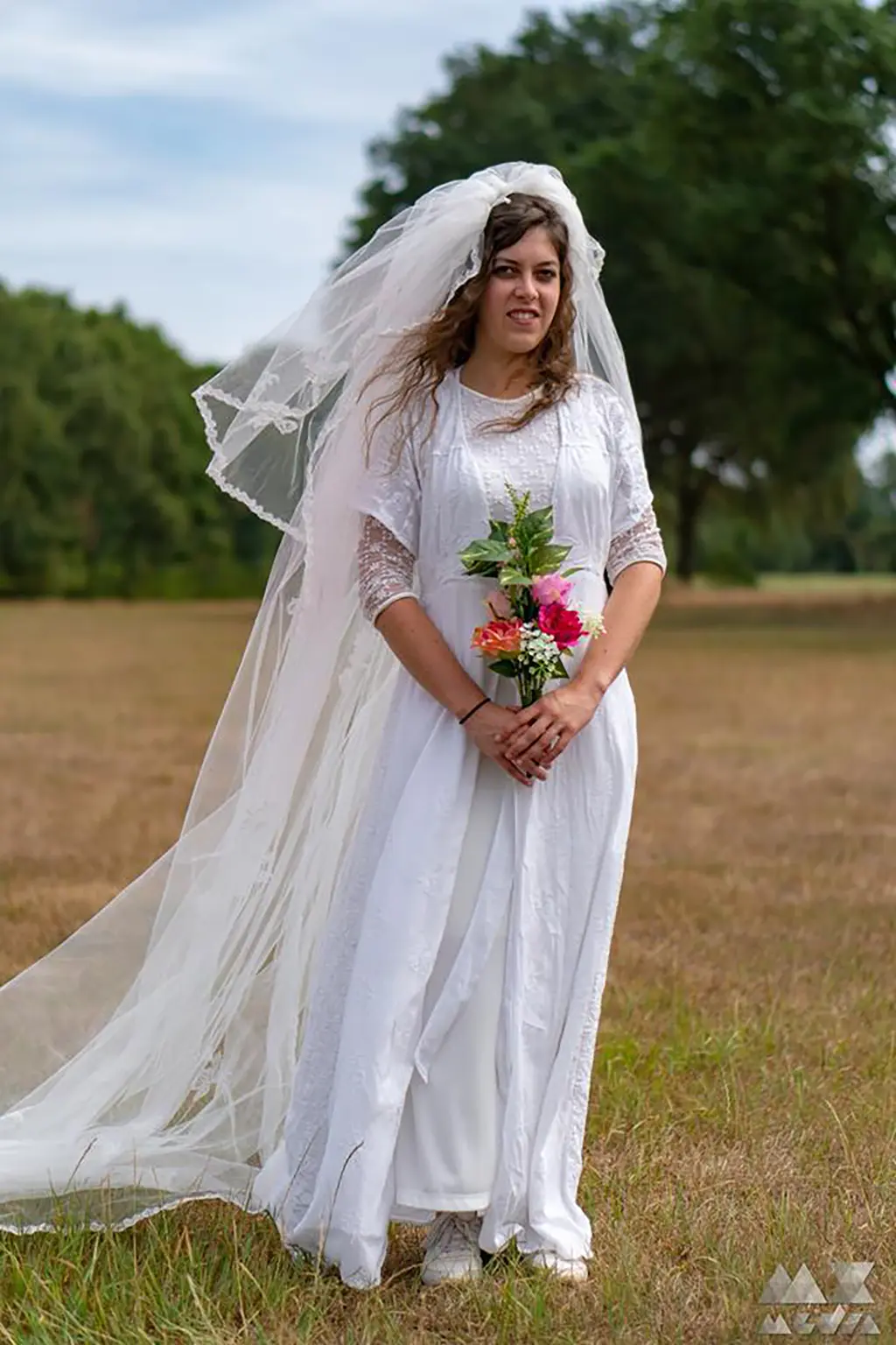 Description of photo 1